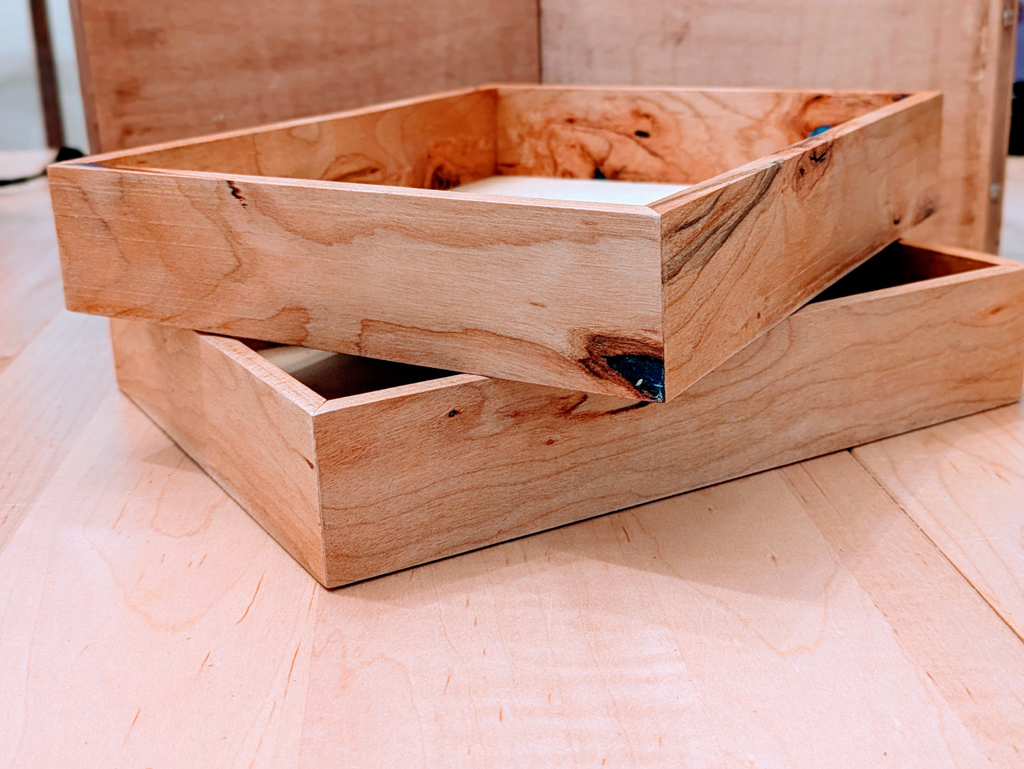 Rustic Cherry Dice Box